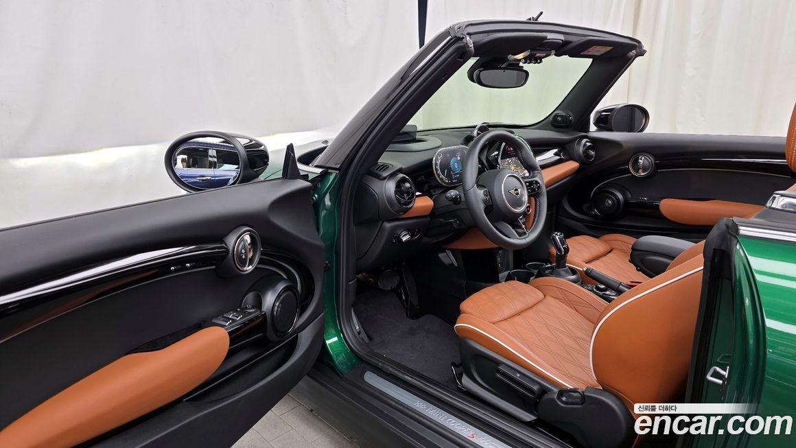 Mini Cooper Convertible 2024