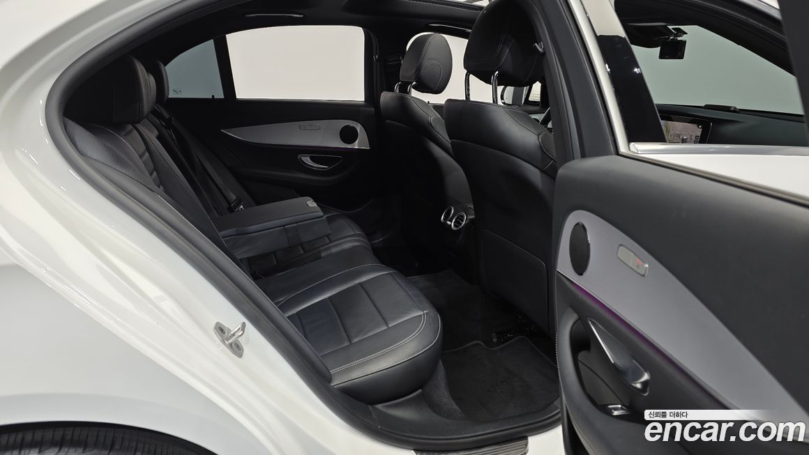 Mercedes-Benz E-Class 2021