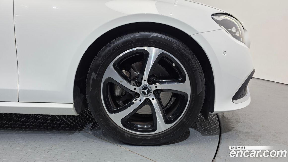 Mercedes-Benz E-Class 2021