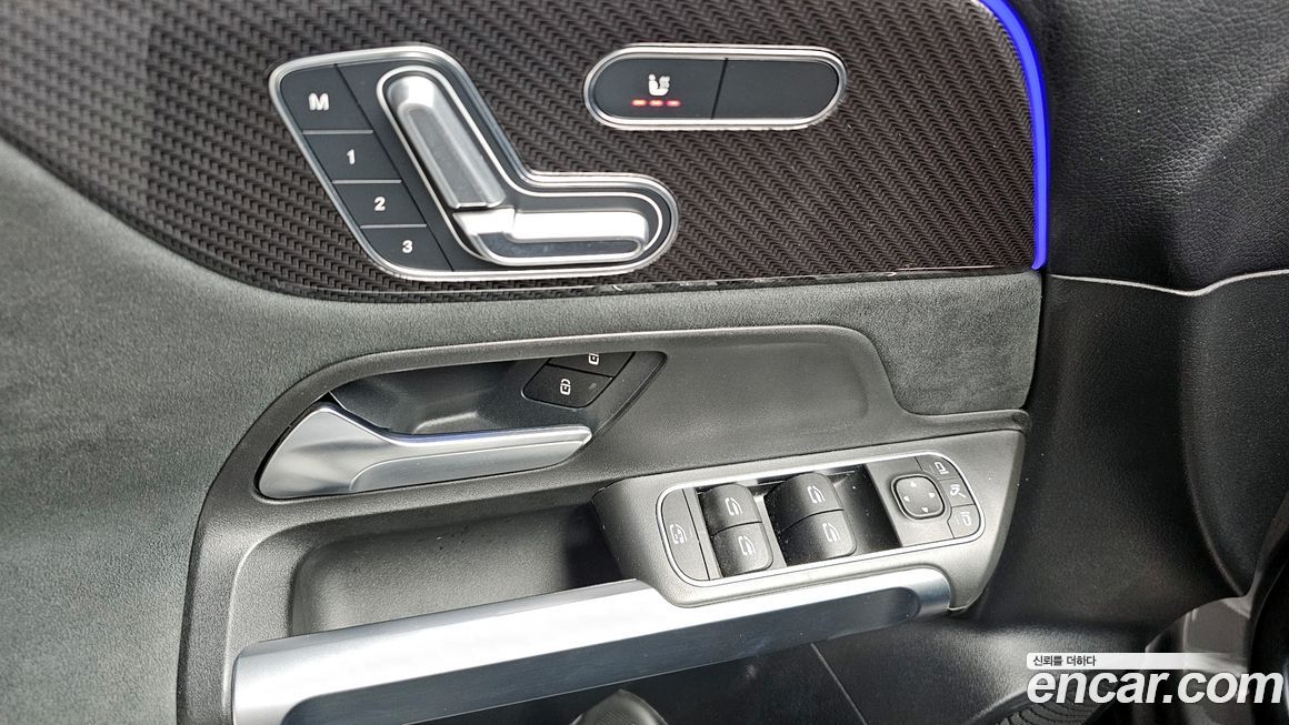 Mercedes-Benz GLB-Class 2021