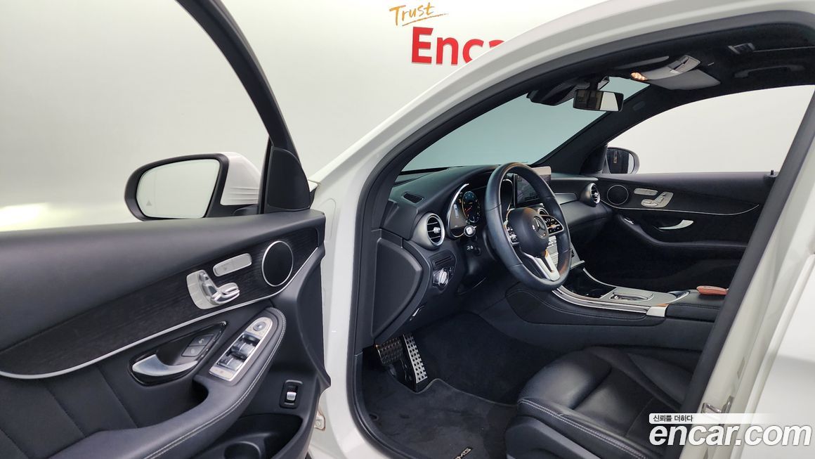 Mercedes-Benz GLC-Class 2020