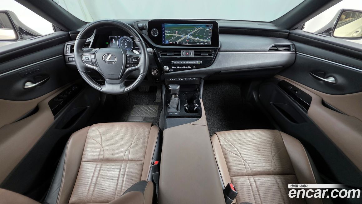 Lexus ES 2023