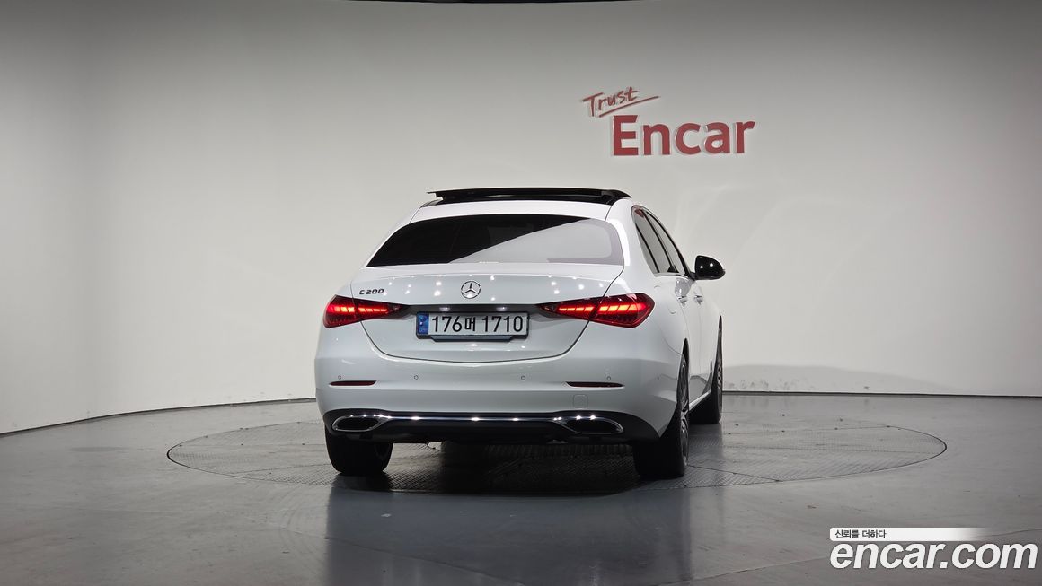 Mercedes-Benz C-Class 2024