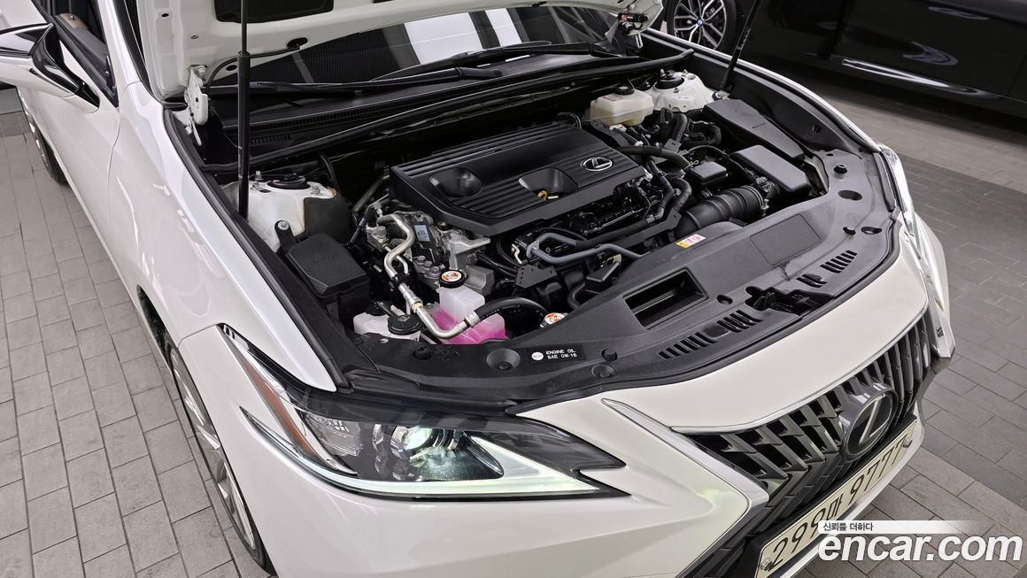 Lexus ES 2023