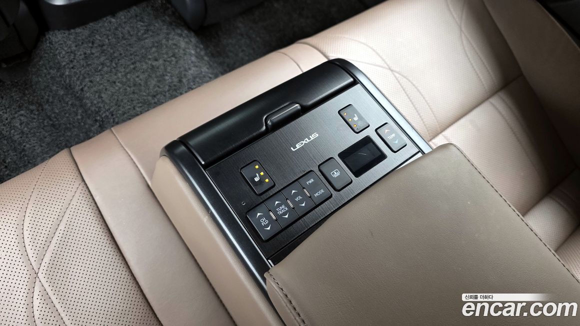 Lexus ES 2023