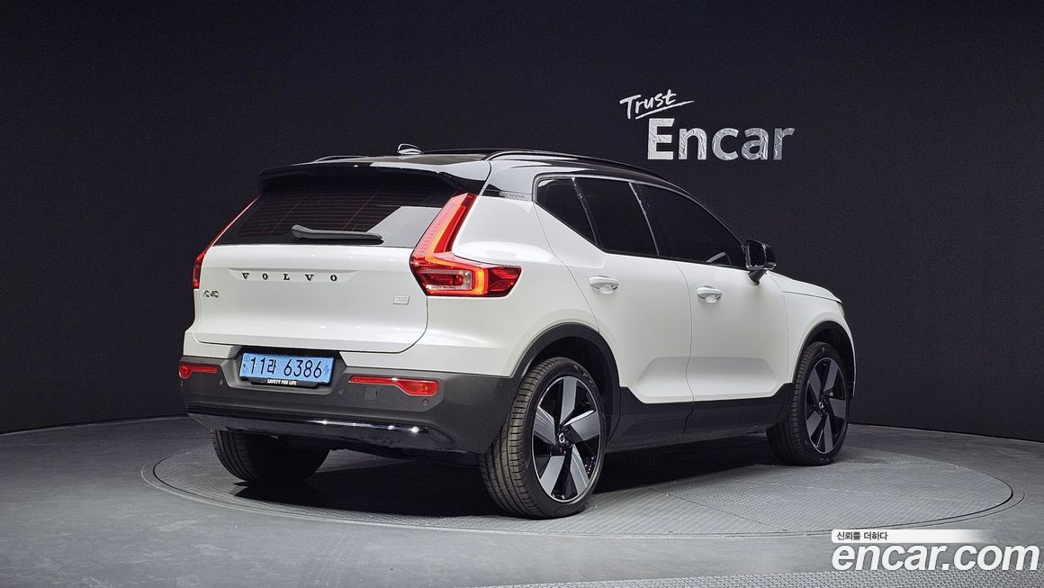 Volvo XC40 2024