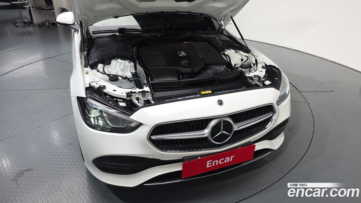 Mercedes-Benz C-Class 2024