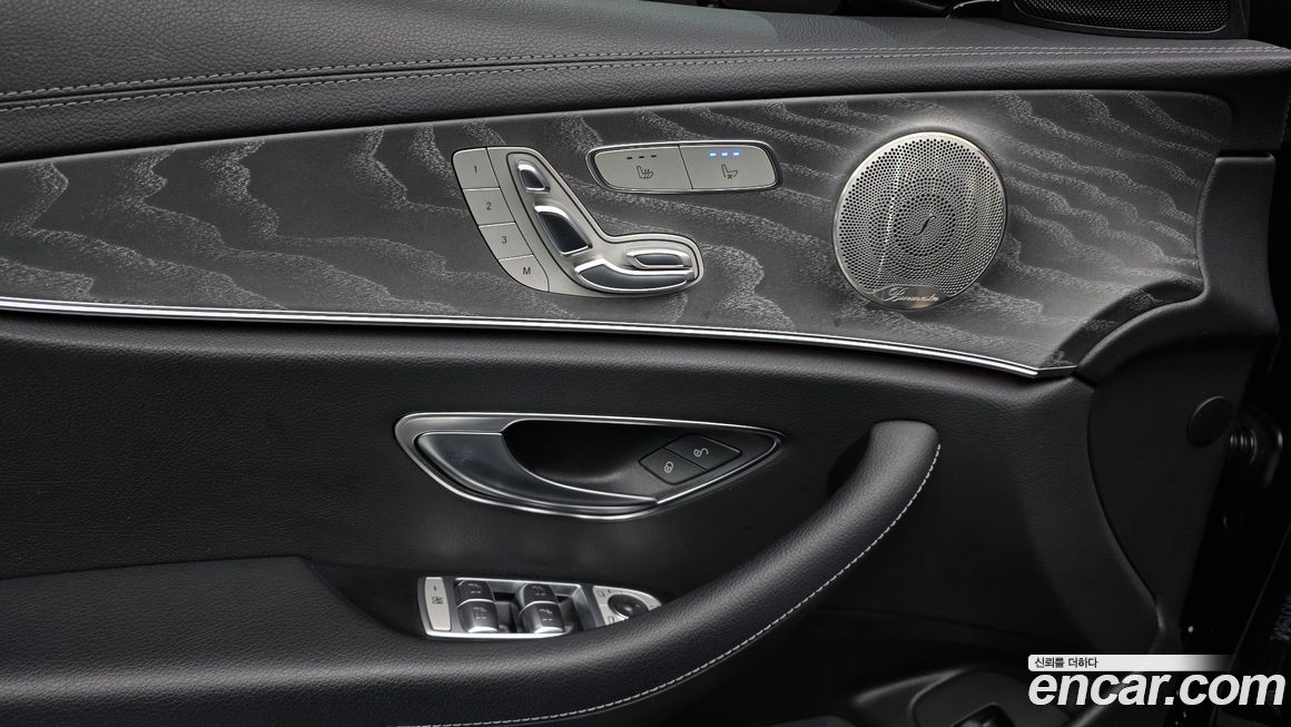 Mercedes-Benz E-Class 2022