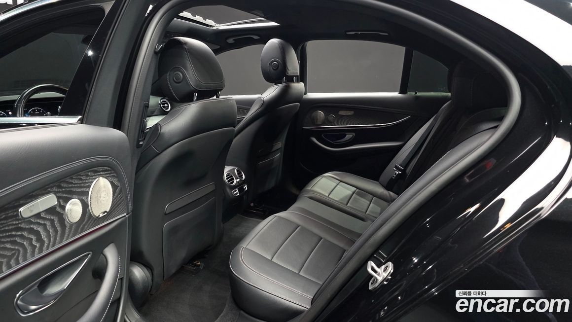 Mercedes-Benz E-Class 2022