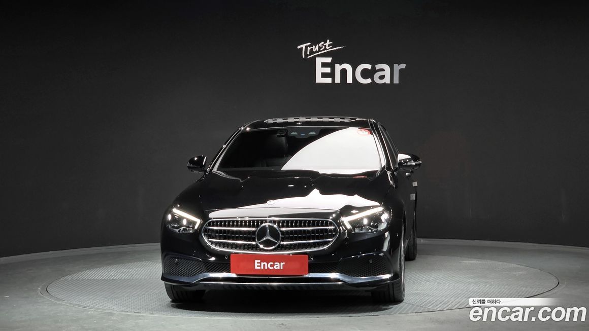 Mercedes-Benz E-Class 2022