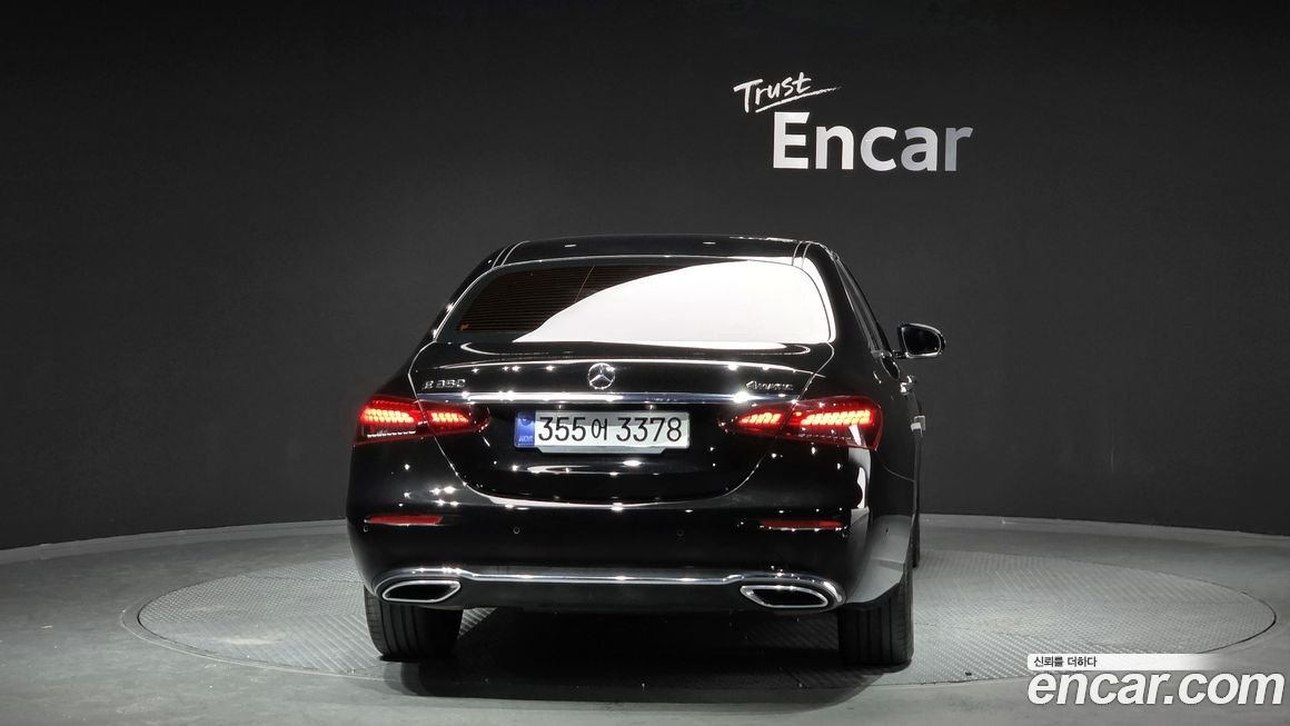 Mercedes-Benz E-Class 2022