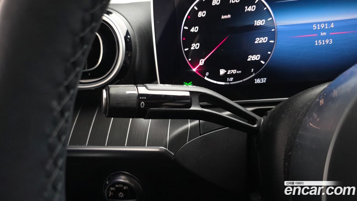 Mercedes-Benz C-Class 2024