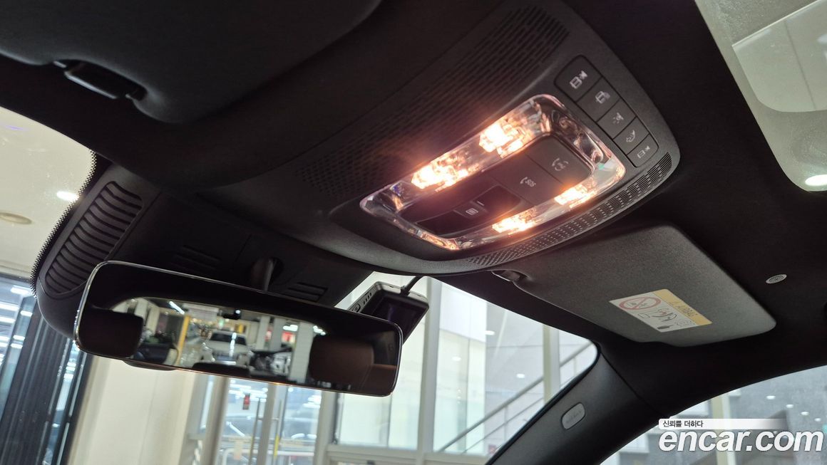 Mercedes-Benz GLB-Class 2025