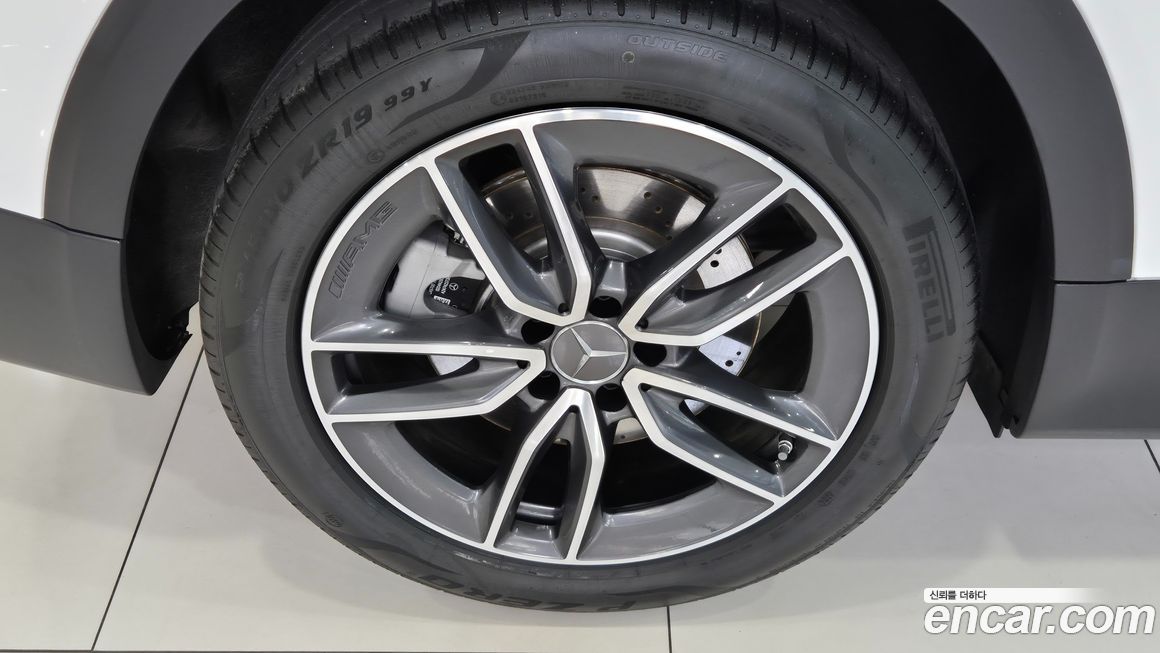 Mercedes-Benz GLB-Class 2025