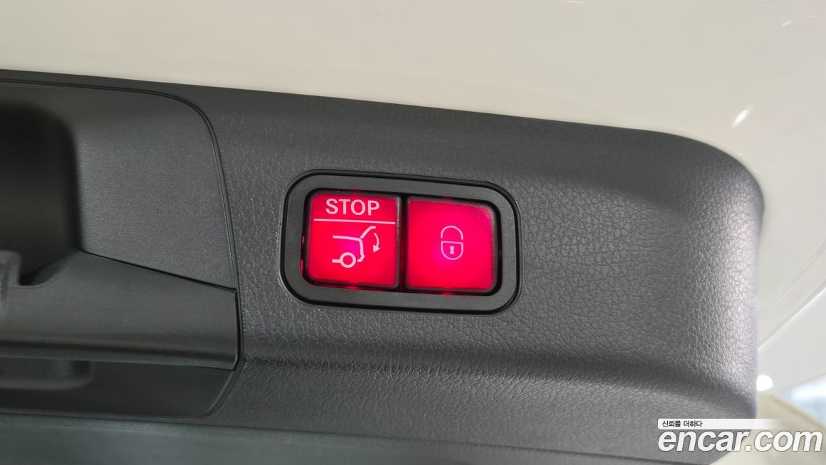 Mercedes-Benz GLB-Class 2025