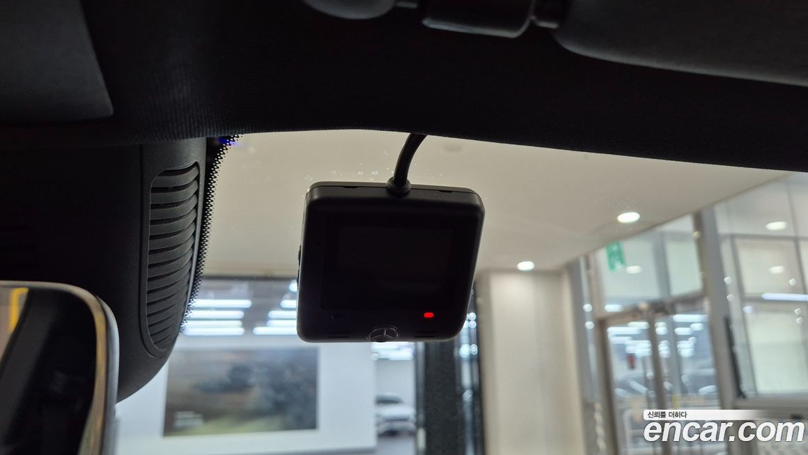 Mercedes-Benz GLB-Class 2025