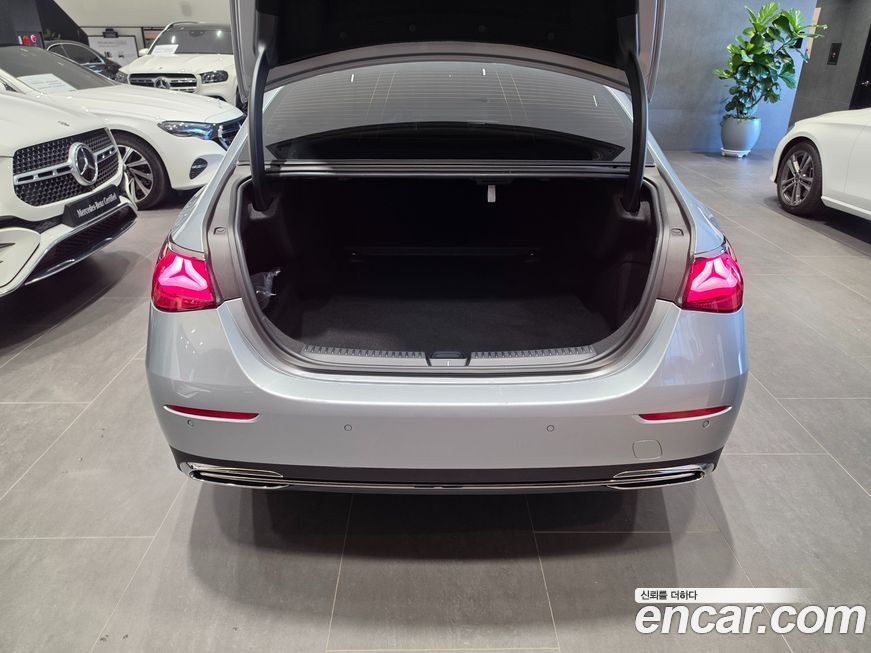 Mercedes-Benz E-Class 2025