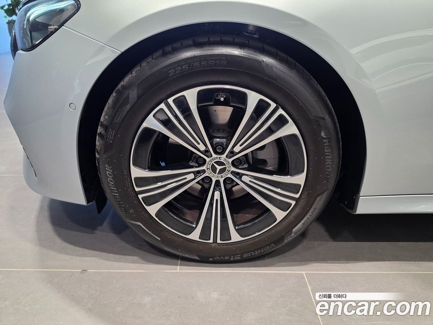 Mercedes-Benz E-Class 2025