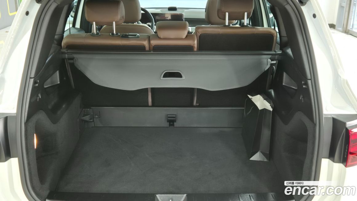 Mercedes-Benz GLB-Class 2025