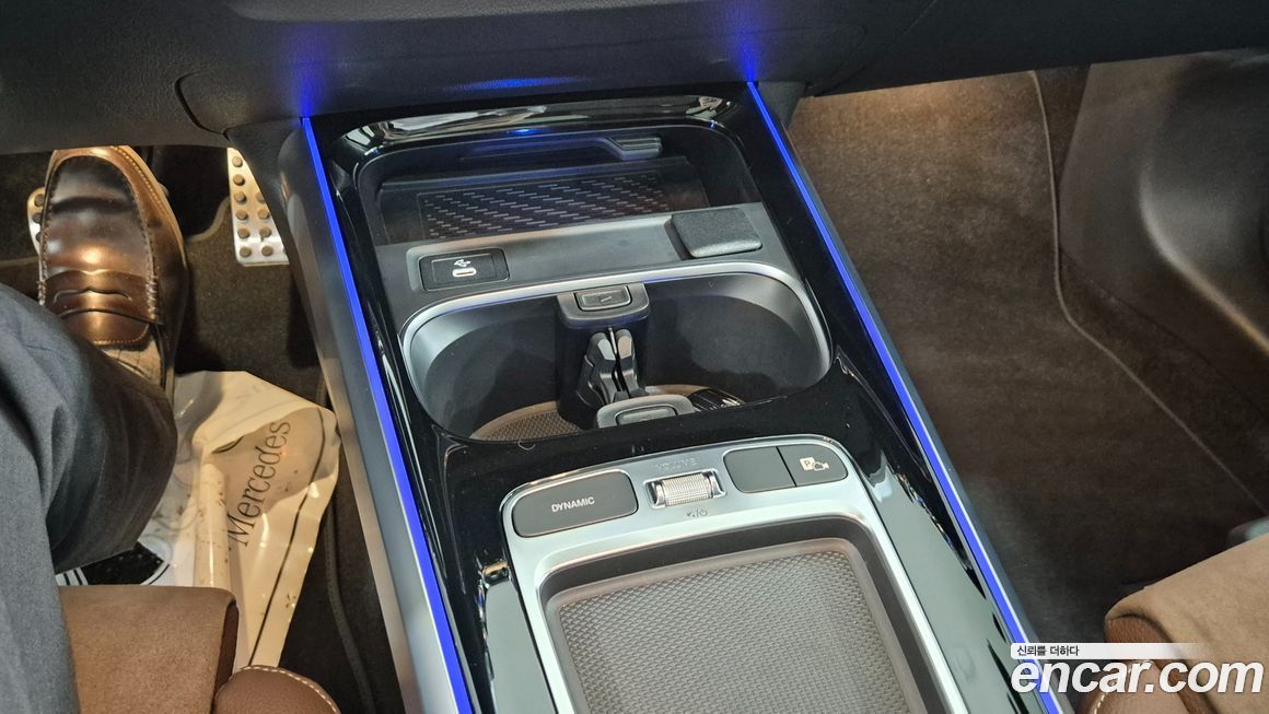 Mercedes-Benz GLB-Class 2025