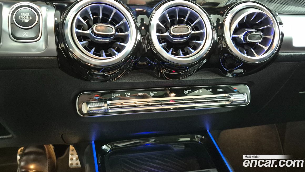 Mercedes-Benz GLB-Class 2025