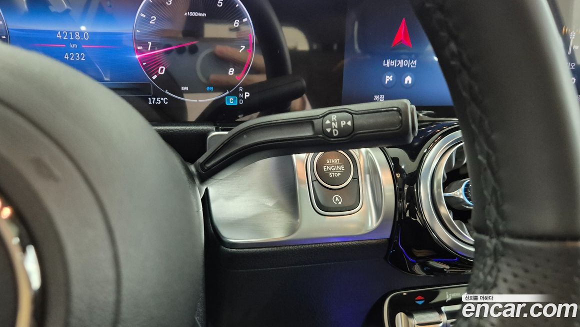 Mercedes-Benz GLB-Class 2025