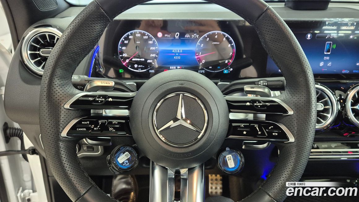 Mercedes-Benz GLB-Class 2025