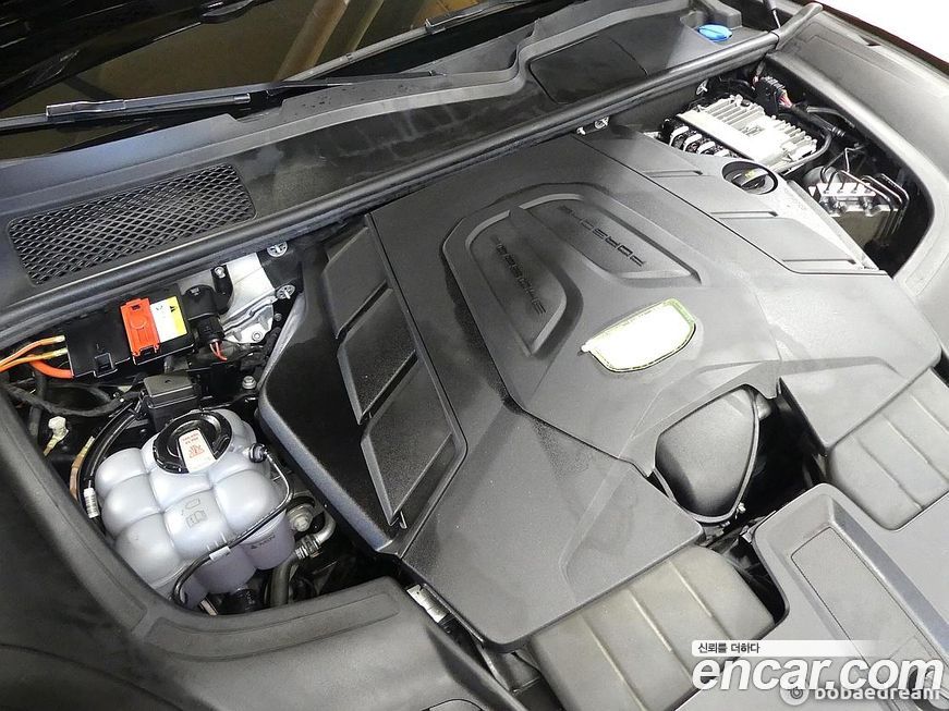 Porsche Cayenne 2021