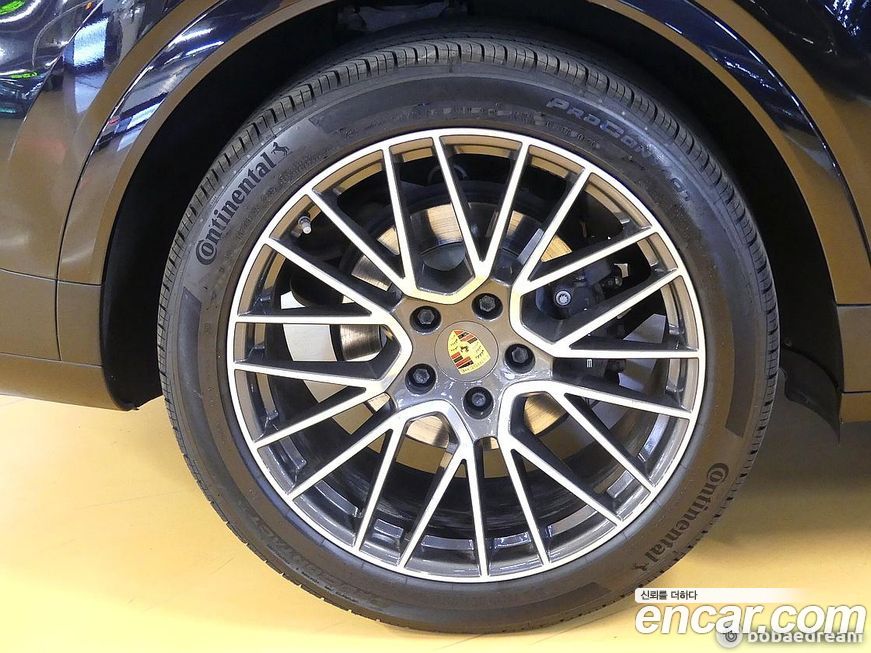 Porsche Cayenne 2021