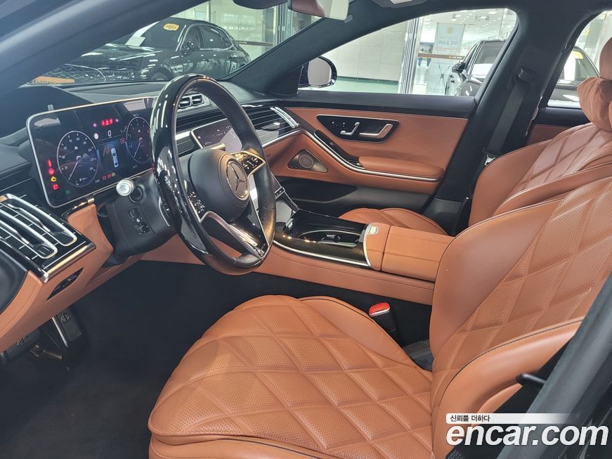 Mercedes-Benz S-Class 2024