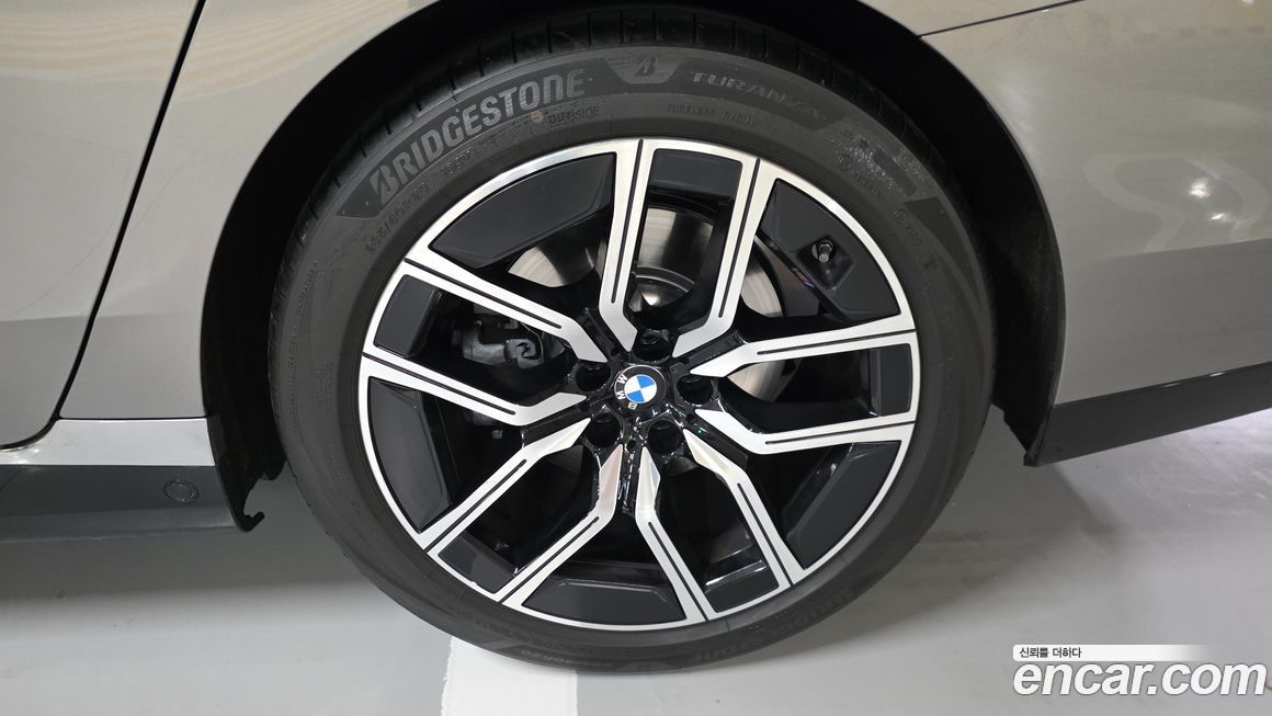 BMW 7-Series 2025