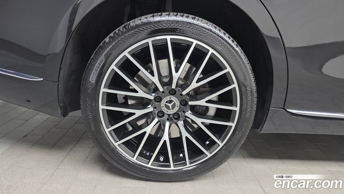 Mercedes-Benz S-Class 2023