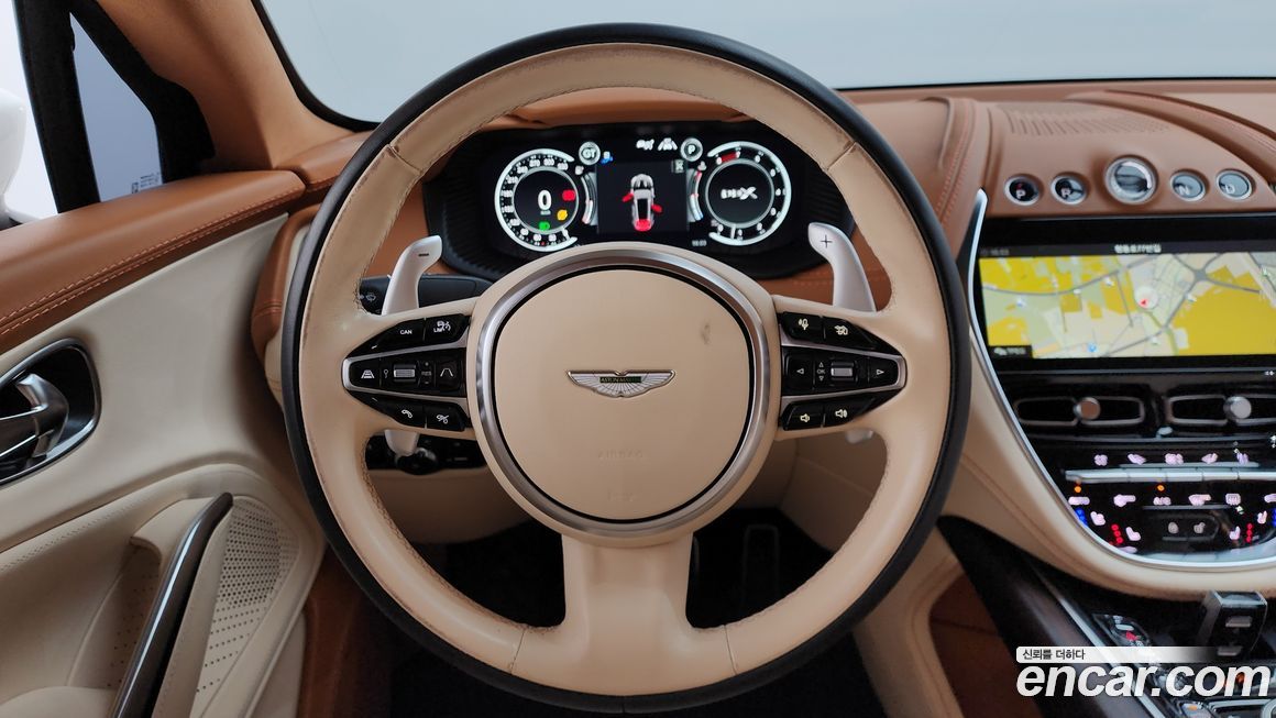 Astonmartin DBX 2021