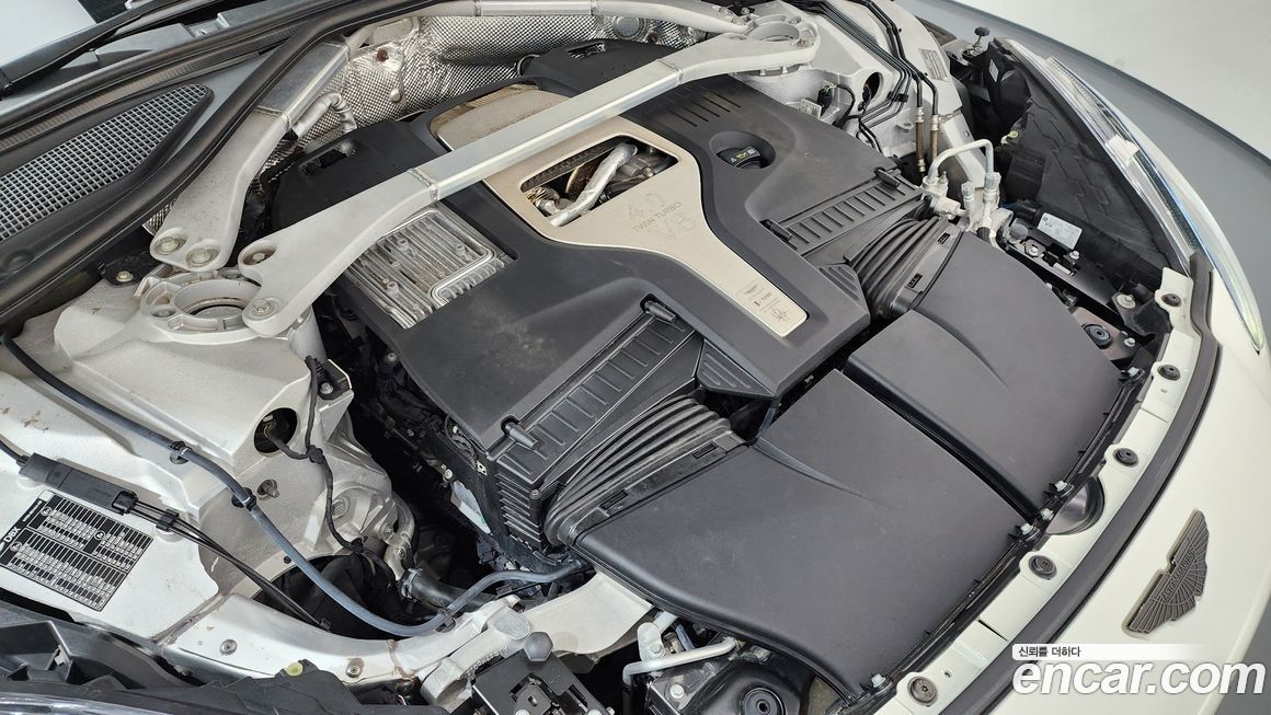 Astonmartin DBX 2021