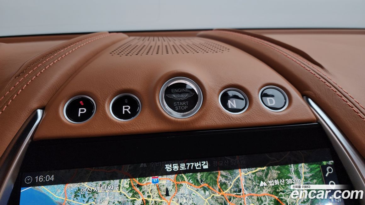 Astonmartin DBX 2021