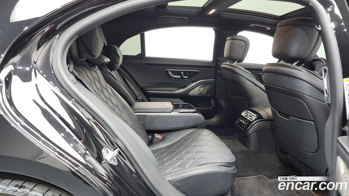 Mercedes-Benz S-Class 2023