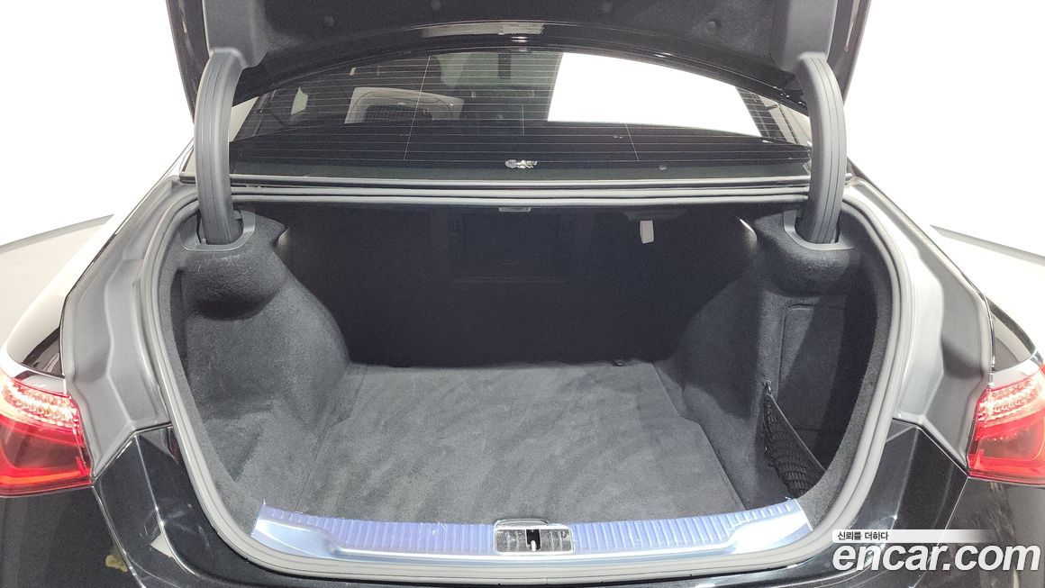 Mercedes-Benz S-Class 2023