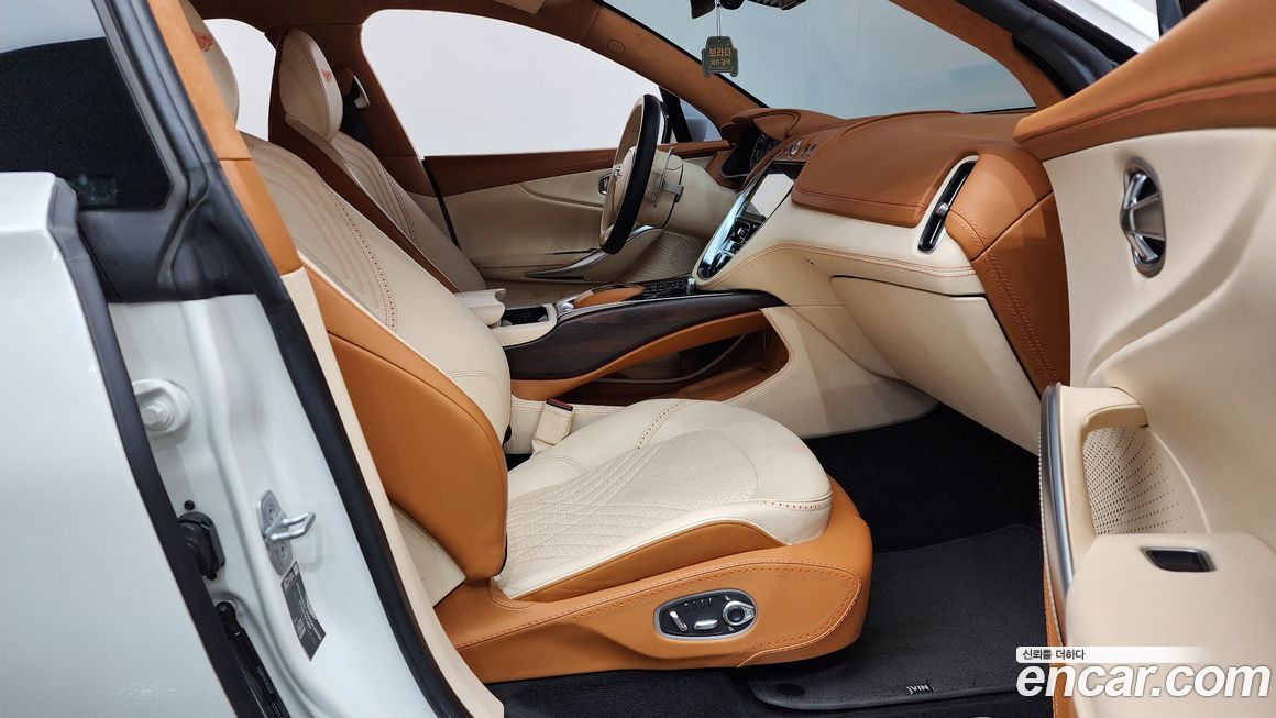 Astonmartin DBX 2021