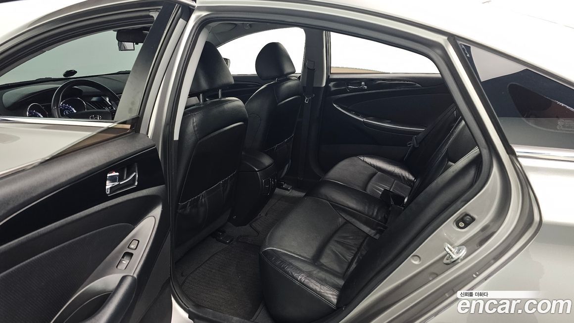 Hyundai Sonata 2010