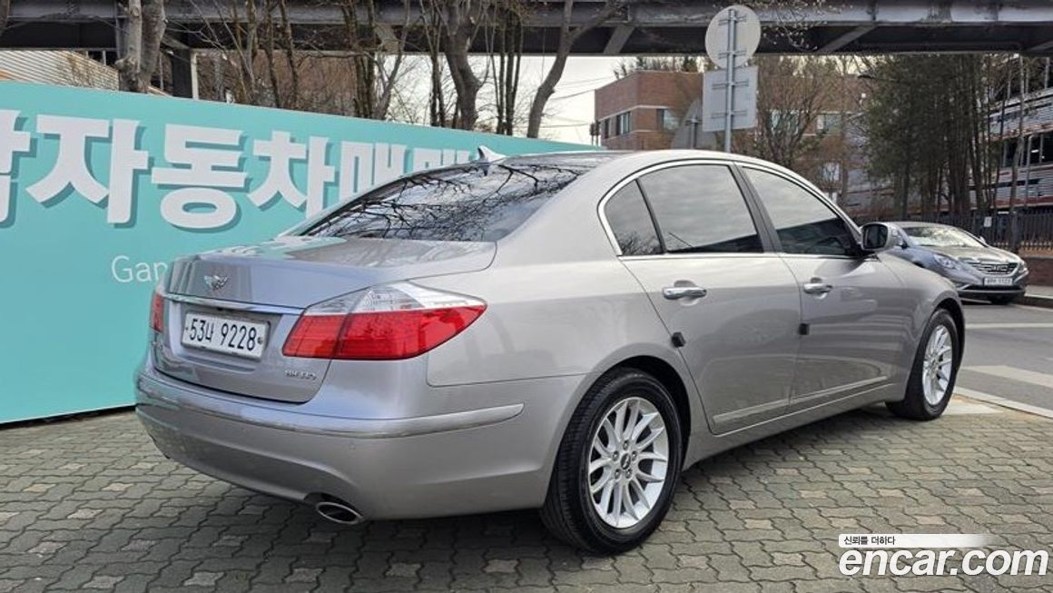 Hyundai Genesis 2010