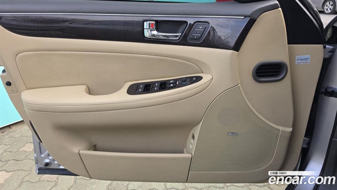 Hyundai Genesis 2010