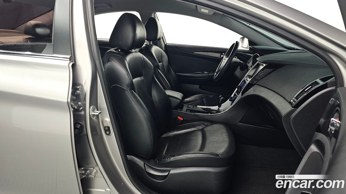Hyundai Sonata 2010