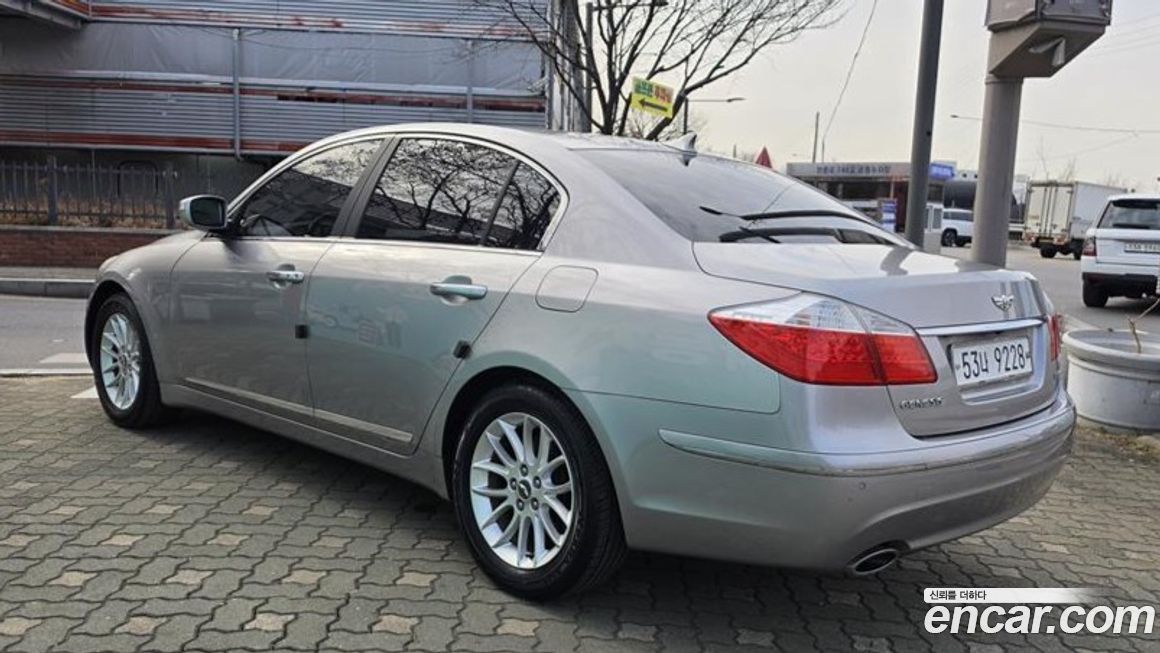 Hyundai Genesis 2010