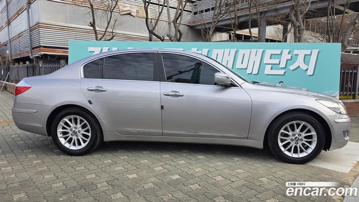 Hyundai Genesis 2010