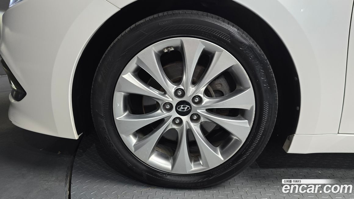 Hyundai Grandeur 2016