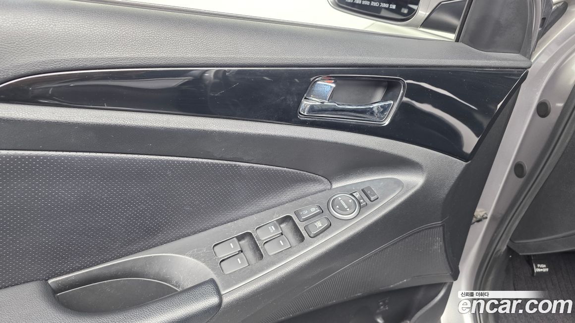 Hyundai Sonata 2010