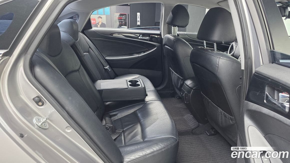 Hyundai Sonata 2010
