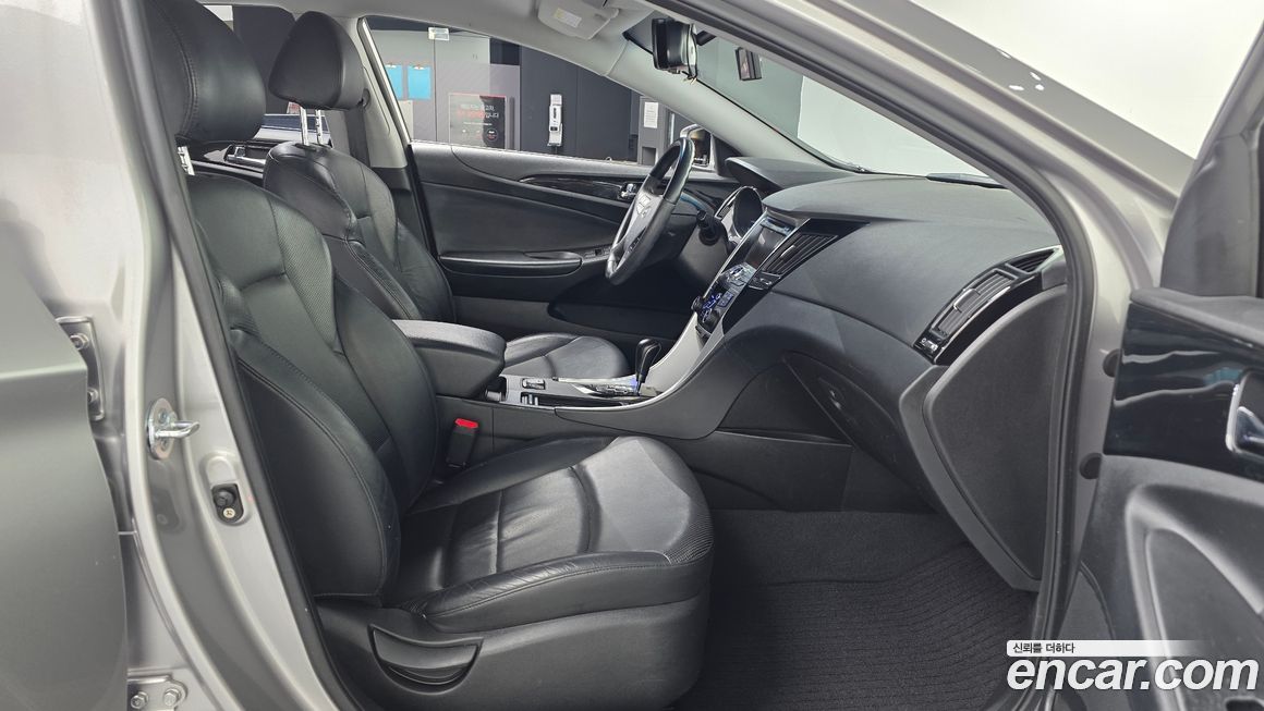 Hyundai Sonata 2010