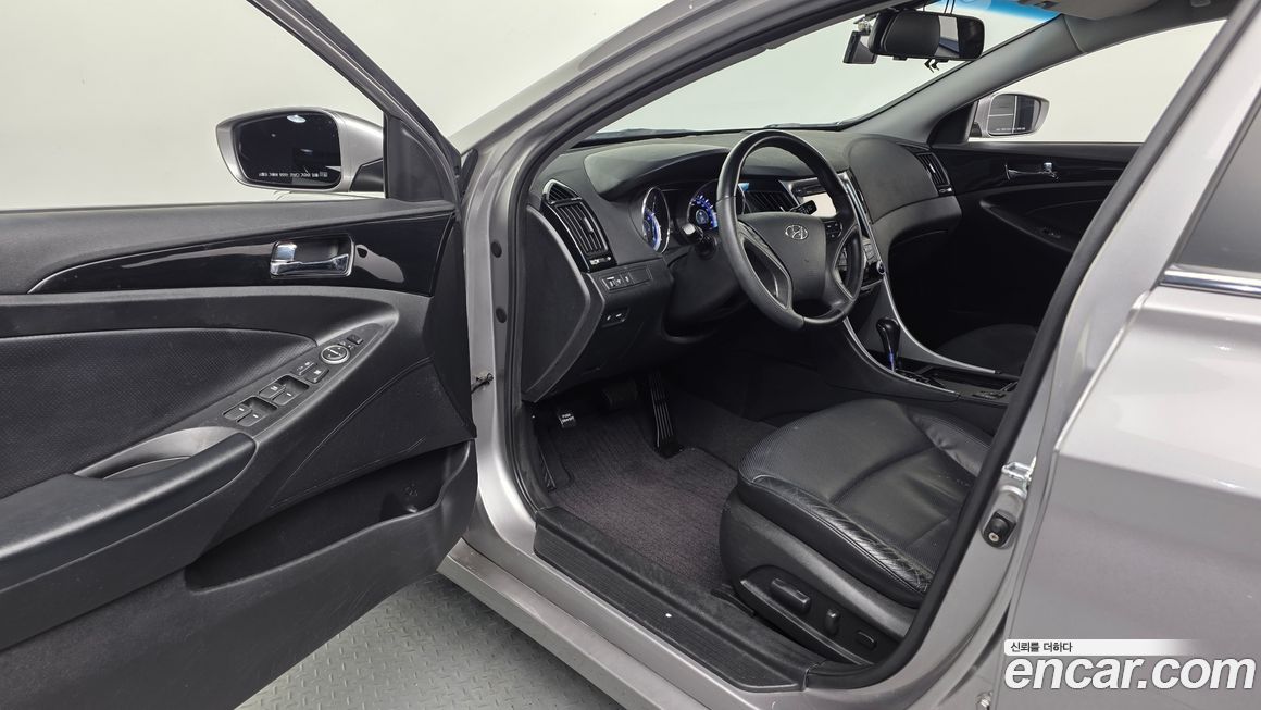 Hyundai Sonata 2010