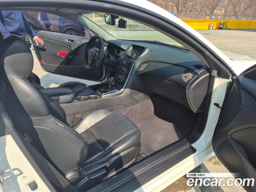 Hyundai Genesis 2011